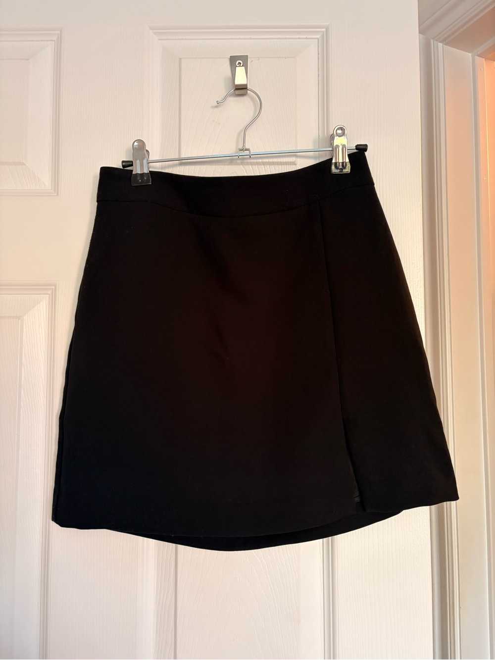 Aritzia Wilfred Patio Black Mini Skirt with side slit